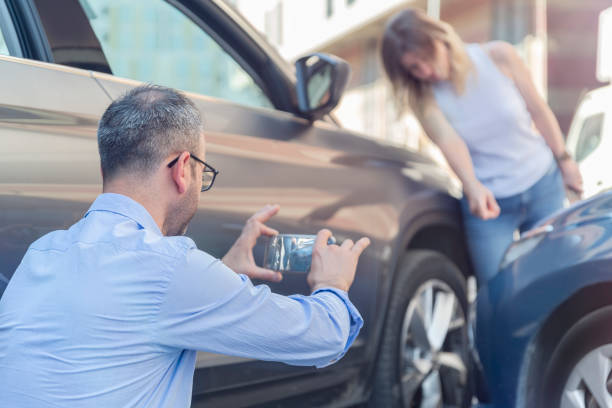 Professional Full Coverage Car Insurance technician working in Hull, IA